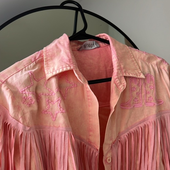 Pink western button up shirt with fringe - Picture 2 of 4